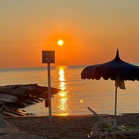A 2 Passi Dal Mare *